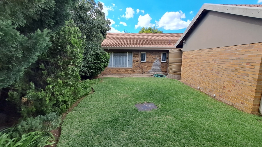 5 Bedroom Property for Sale in Fichardt Park Free State